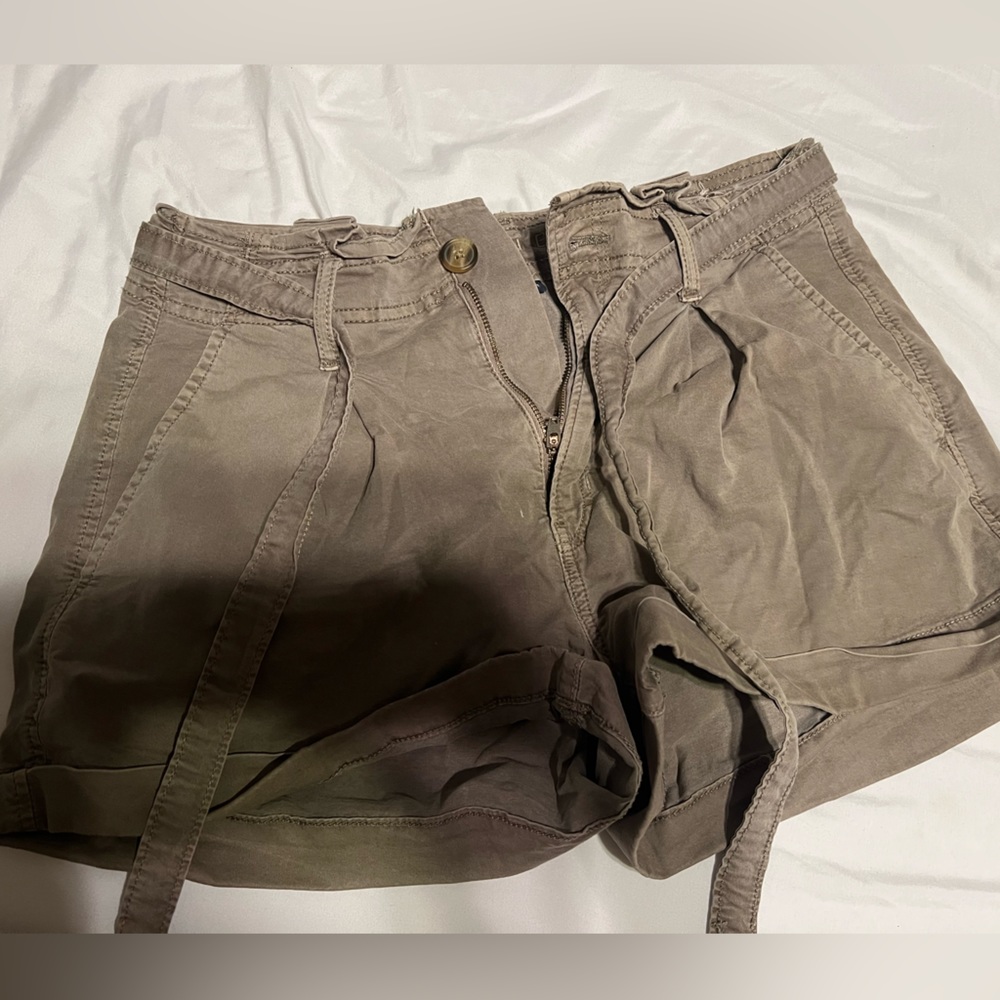 American Eagle cargo shorts